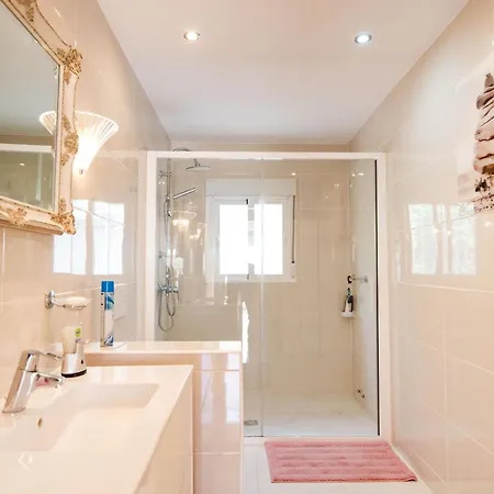 Вилла Sunbathing With Private Swimming Pool *