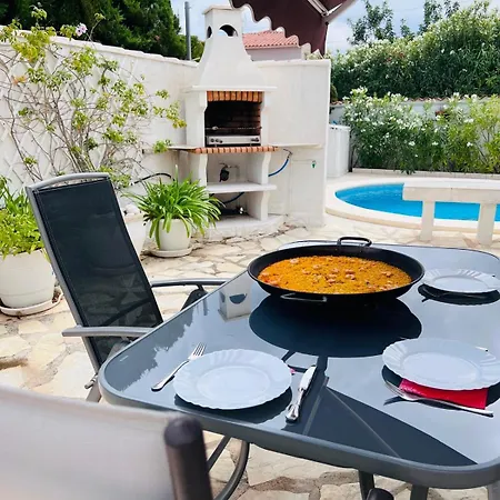 Sunbathing With Private Swimming Pool Вилла *