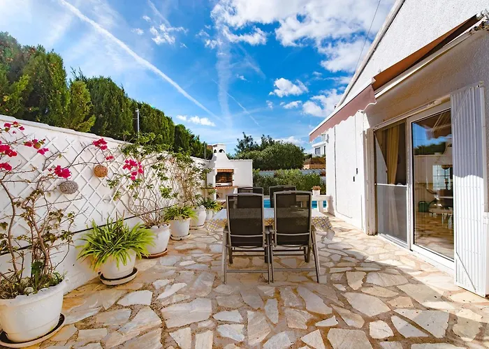 Sunbathing With Private Swimming Pool