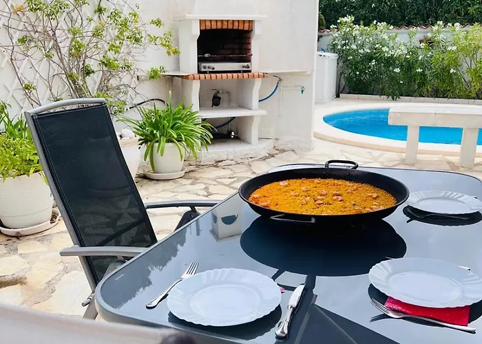 Sunbathing With Private Swimming Pool Villa *