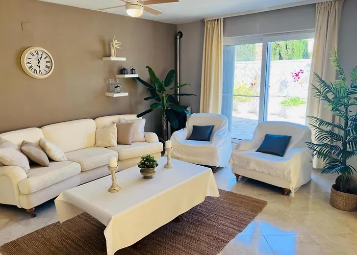 Sunbathing With Private Swimming Pool Villa